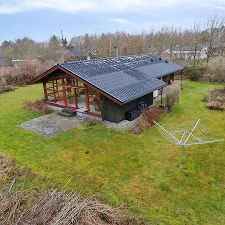 Cozy Summer House In Trend Logsted