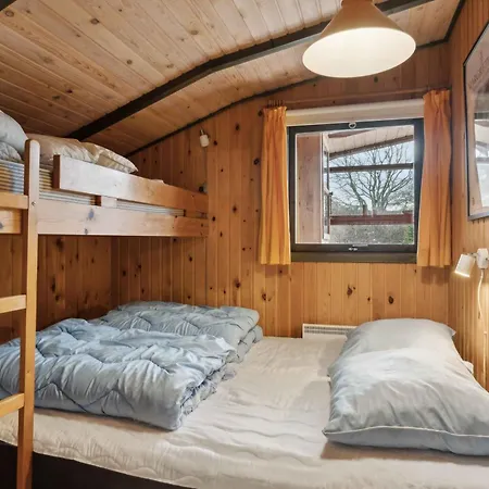 Дом отдыха Cozy Summer House In Trend Logstor