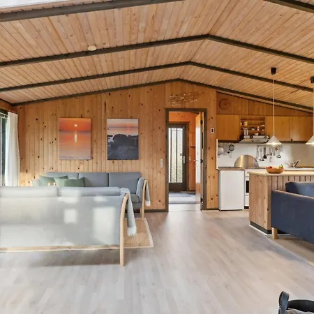 Cozy Summer House In Trend